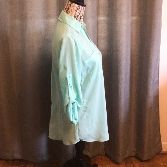 Express Portfolio Shirt - Picture 2 of 4